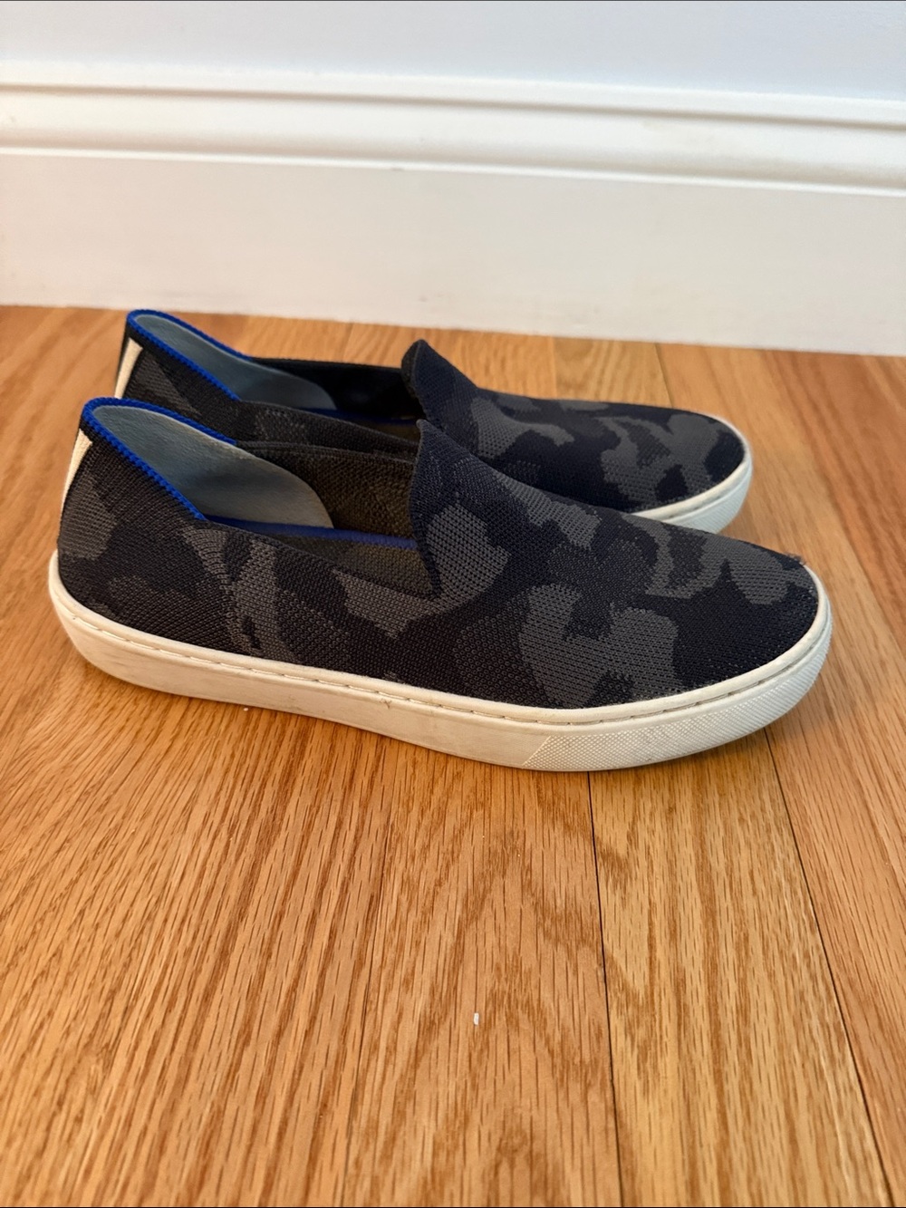 Women’s Slip-On Casual Sneakers in black Camo